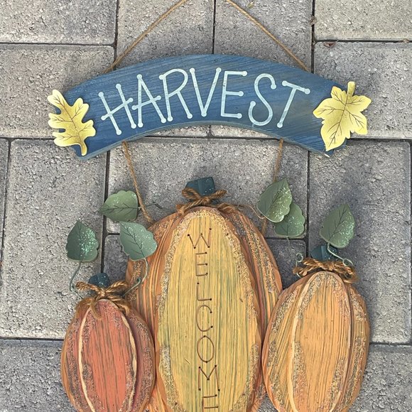 Wooden Harvest Sign - Picture 2 of 5